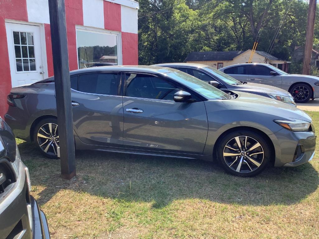 2019 Nissan Maxima SL's photo