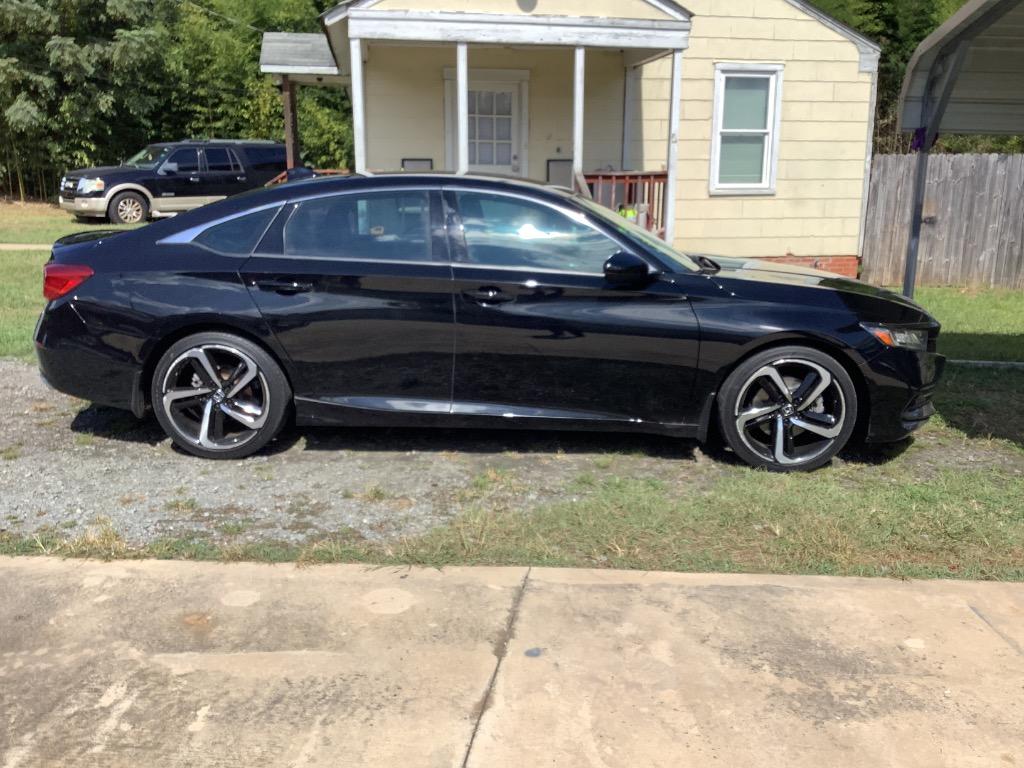 2018 Honda Accord Sport's photo