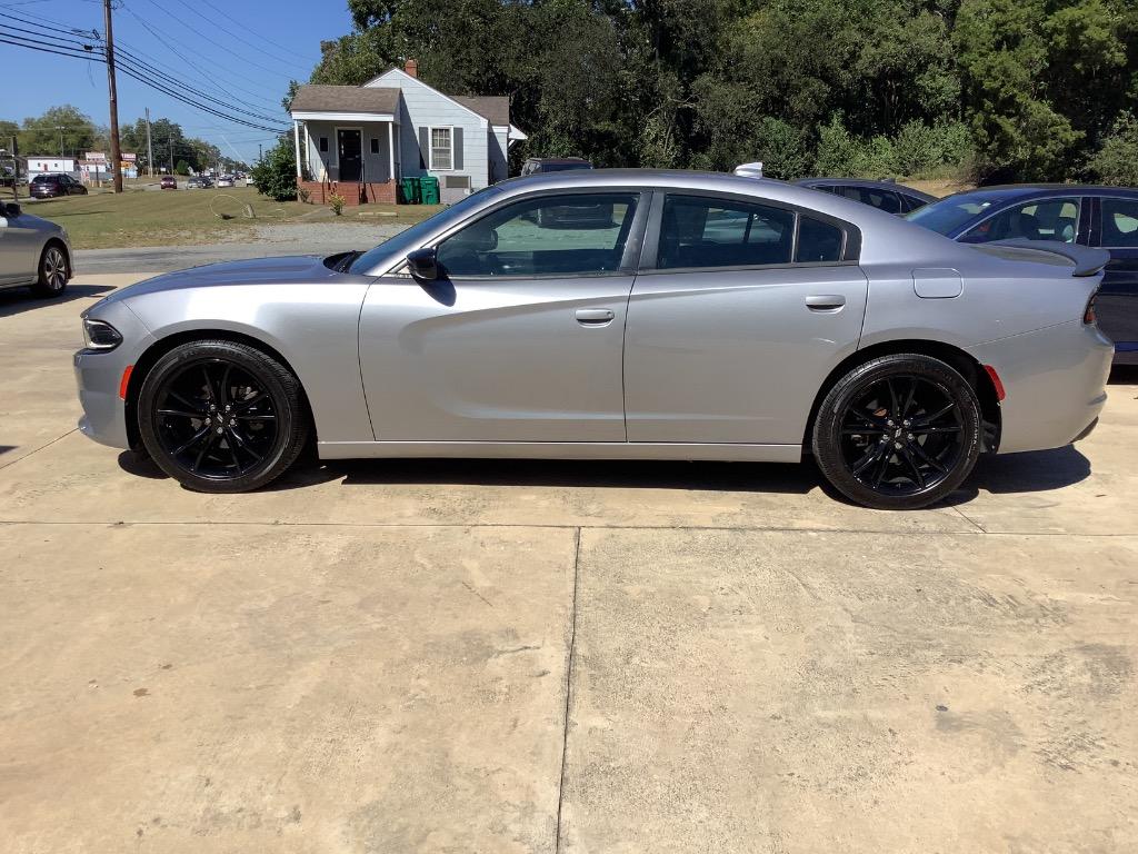 2017 Dodge Charger SXT's photo