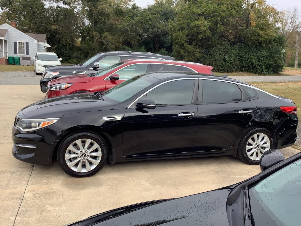 2018 Kia Optima LX's photo