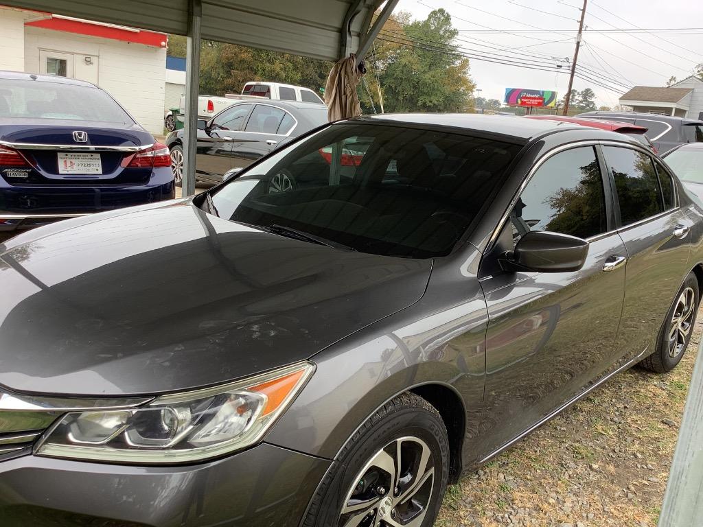 2017 Honda Accord LX's photo