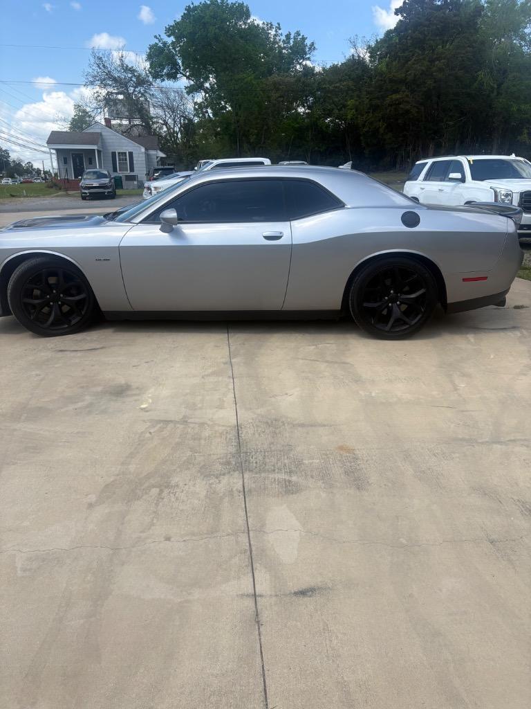 2018 Dodge Challenger R/T Plus's photo