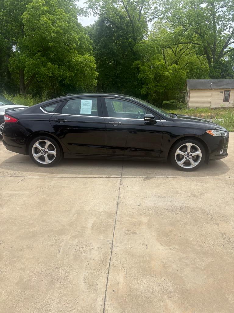 2016 Ford Fusion SE FWD's photo